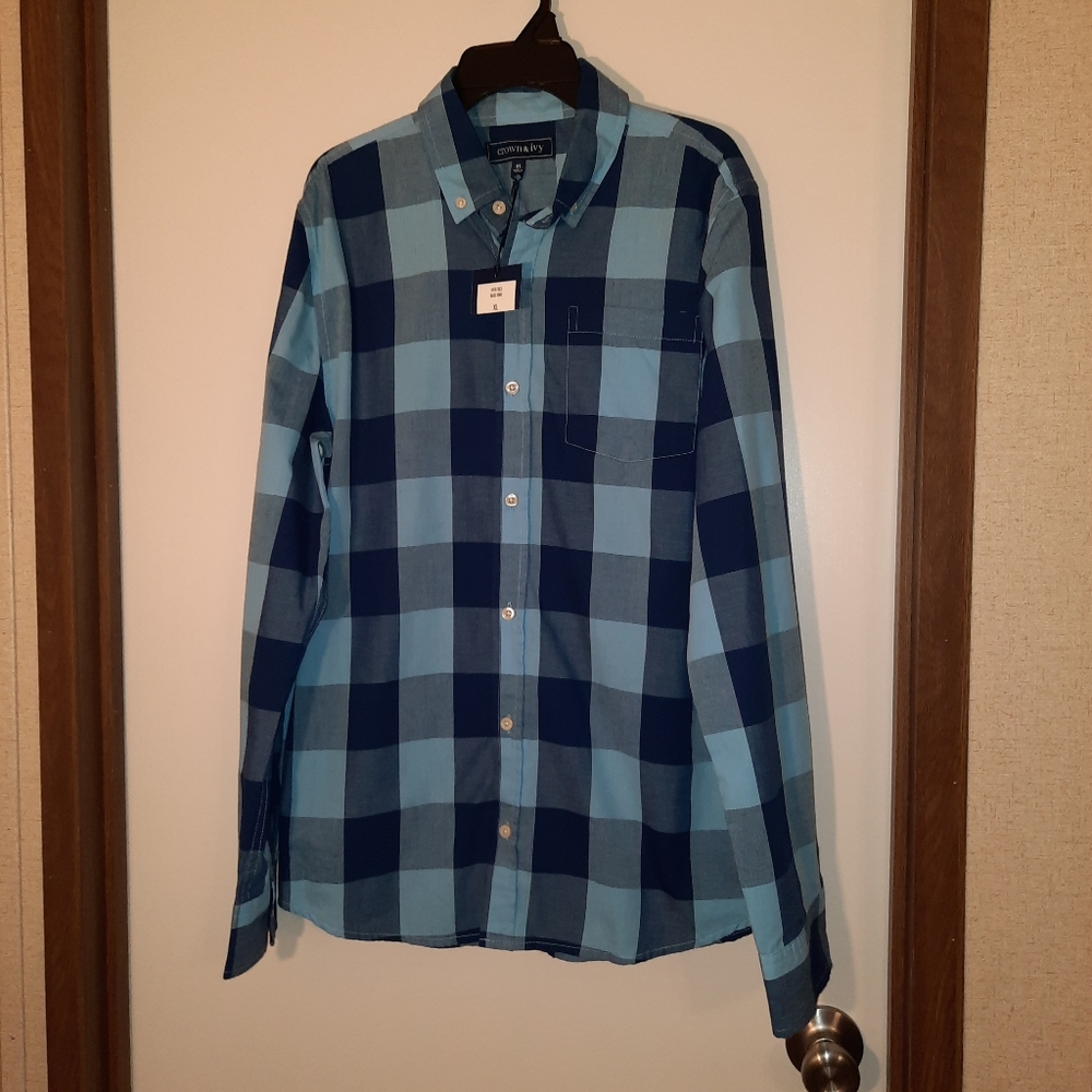 Boys Crown  & Ivy Shirt.  Size XL Color is dark blue/light blue Plaid.  NWT